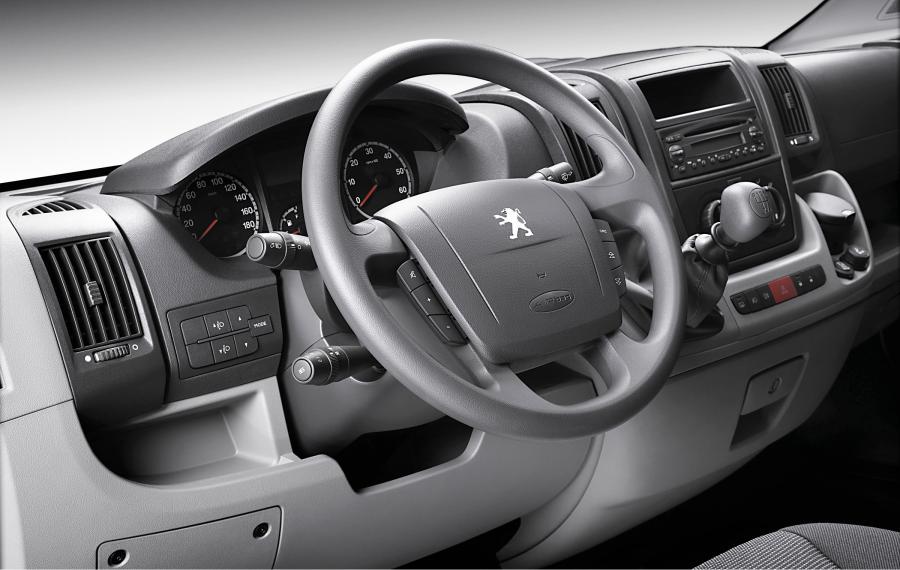  Peugeot Boxer 2006 года  (фото 67 из 81)